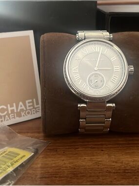 Michaels Men's Silver Stainless Steel Roman Numeral Watch